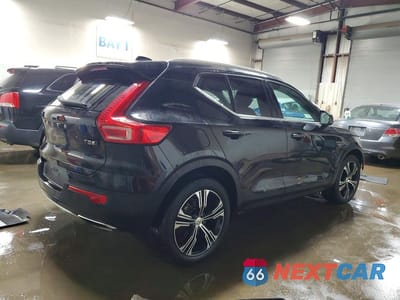 Trzecie zdjęcie samochodu z tyłu: 2020 VOLVO XC40 T5 INSCRIPTION VIN:YV4162ULXL2264965 - miniatura