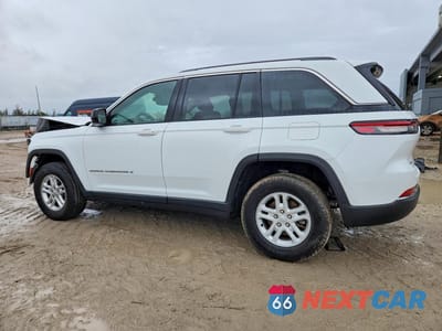 Drugie zdjęcie samochodu z przodu: 2022 JEEP GRAND CHEROKEE LAREDO VIN:1C4RJHAGXN8633564 - miniatura