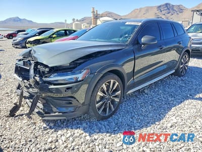 2022 VOLVO V60 CROSS COUNTRY T5 MOMENTUM YV4102WK7N2092595 - główne zdjęcie licytacji z USA - miniatura