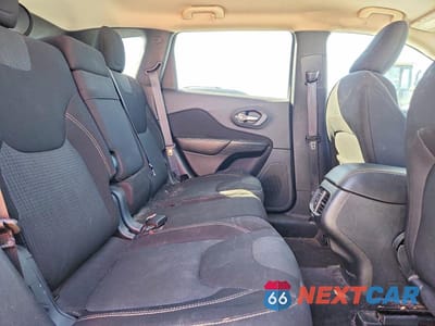 Zdjęcie 11 z 14 samochodu: 2016 JEEP CHEROKEE LATITUDE VIN:1C4PJLCB3GW324691 - miniatura