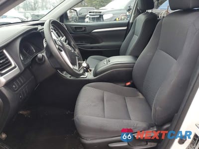 Zdjęcie 7 z 13 samochodu: 2019 TOYOTA HIGHLANDER LE VIN:5TDBZRFH8KS728777 - miniatura