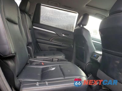Zdjęcie 10 z 12 samochodu: 2018 TOYOTA HIGHLANDER XLE VIN:5TDJZRFH6JS857871 - miniatura