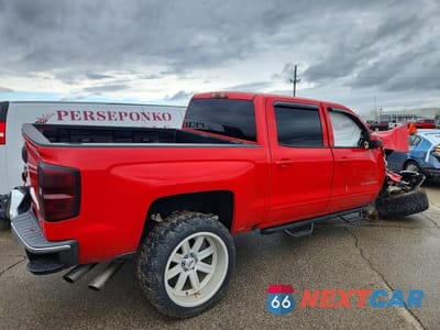 Trzecie zdjęcie samochodu z tyłu: 2018 CHEVROLET SILVERADO K1500 LT VIN:3GCUKREC2JG441712 - miniatura