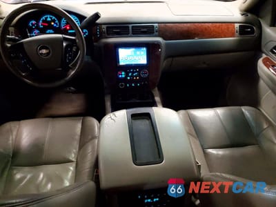 Zdjęcie 8 z 14 samochodu: 2008 CHEVROLET SUBURBAN K1500 LS VIN:3GNFK16348G147223 - miniatura