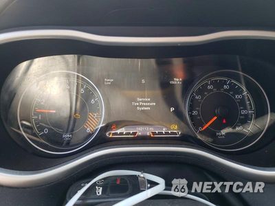 Zdjęcie 9 z 13 samochodu: 2015 JEEP CHEROKEE TRAILHAWK VIN:1C4PJMBS1FW576168 - miniatura