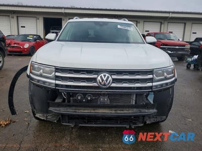 Piąte zdjęcie samochodu w środku: 2018 VOLKSWAGEN ATLAS SE VIN:1V2LR2CA3JC588896 - miniatura