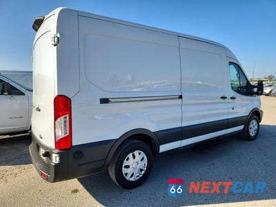 Trzecie zdjęcie samochodu z tyłu: 2018 FORD TRANSIT 150 UTILITY / SERVICE VAN VIN:1FTYE2CM1JKB37467 - miniatura