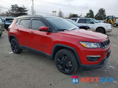 Czwarte zdjęcie samochodu z boku: 2019 JEEP COMPASS LATITUDE VIN:3C4NJDBB4KT740570 - miniatura