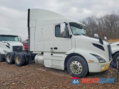 2020 VOLVO VNR SEMI TRUCK 4V4WC9EG9LN267337 - główne zdjęcie licytacji z USA - miniatura