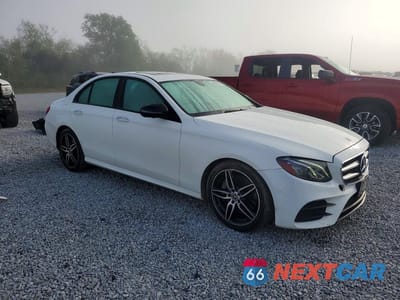 Czwarte zdjęcie samochodu z boku: 2019 MERCEDES-BENZ E 450 4MATIC VIN:WDDZF6JB0KA669817 - miniatura