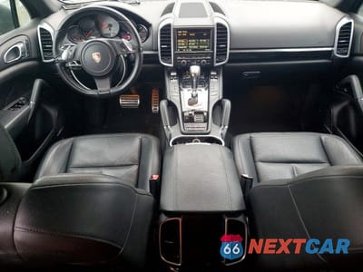 Zdjęcie 8 z 11 samochodu: 2012 PORSCHE CAYENNE S VIN:WP1AB2A26CLA41566 - miniatura
