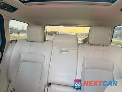 Zdjęcie 13 z 14 samochodu: 2019 LAND RANGE ROVE WHITE VIN:SALGS2RE0KA530428 - miniatura
