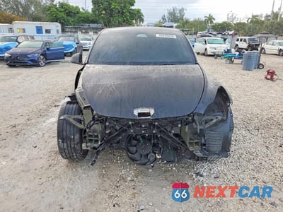 Piąte zdjęcie samochodu w środku: 2024 TESLA MODEL Y VIN:7SAYGDEE7RA214671 - miniatura