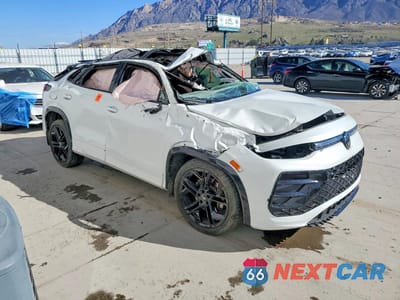 Czwarte zdjęcie samochodu z boku: 2025 VOLKSWAGEN TIGUAN SE R-LINE BLACK VIN:3VVGR7RM5SM044788 - miniatura