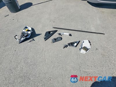 Zdjęcie 12 z 12 samochodu: 2014 MERCEDES-BENZ E 250 BLUETEC VIN:WDDHF9HBXEA906983 - miniatura