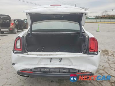 Zdjęcie 6 z 11 samochodu: 2016 CHRYSLER 300 S VIN:2C3CCABG4GH223897 - miniatura