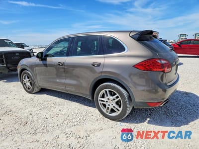 Drugie zdjęcie samochodu z przodu: 2012 PORSCHE CAYENNE VIN:WP1AA2A22CLA10043 - miniatura