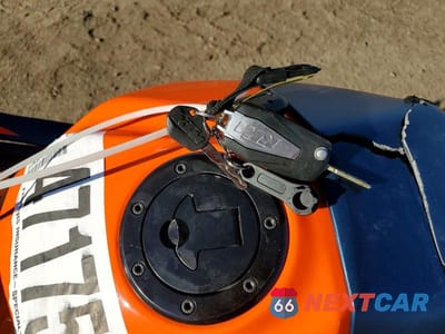 Zdjęcie 8 z 9 samochodu: 2023 KTM 390 RC VIN:MD2JYJ409PN202436 - miniatura
