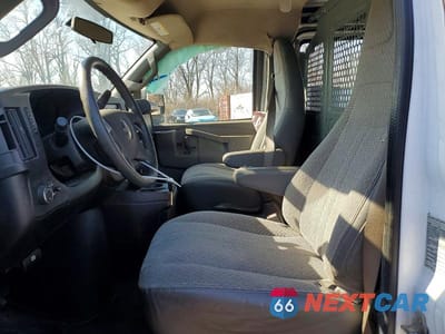 Zdjęcie 7 z 13 samochodu: 2017 GMC SAVANA 2500 CARGO UTILITY / SERVICE VAN VIN:1GTW7AFF7H1915442 - miniatura