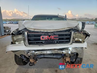 Piąte zdjęcie samochodu w środku: 2011 GMC SIERRA K1500 SLE VIN:1GTR2VE33BZ117569 - miniatura