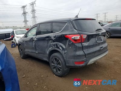 Drugie zdjęcie samochodu z przodu: 2019 FORD ESCAPE SE VIN:1FMCU0GD5KUC47483 - miniatura