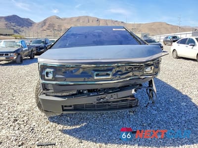 Piąte zdjęcie samochodu w środku: 2025 TESLA CYBERTRUCK VIN:7G2CEGEC9SA077409 - miniatura
