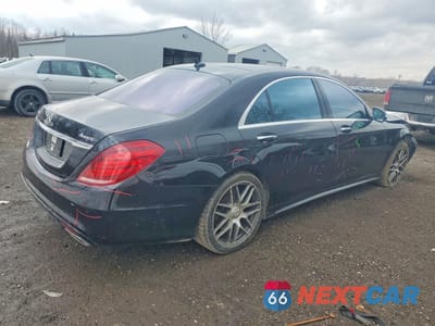 Trzecie zdjęcie samochodu z tyłu: 2016 MERCEDES-BENZ S 550 4MATIC VIN:WDDUG8FB4GA227657 - miniatura