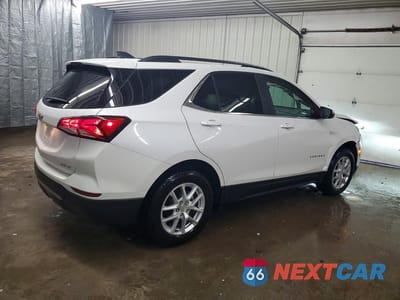 Trzecie zdjęcie samochodu z tyłu: 2024 CHEVROLET EQUINOX LT VIN:3GNAXUEG6RL245647 - miniatura