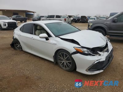 Czwarte zdjęcie samochodu z boku: 2021 TOYOTA CAMRY HYBRID XLE VIN:4T1F31AK6MU560767 - miniatura