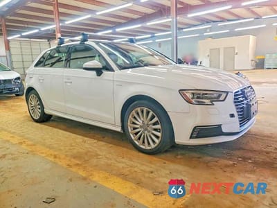 Czwarte zdjęcie samochodu z boku: 2017 AUDI A3 E-TRON HATCHBACK PREMIUM VIN:WAUUPBFF5HA074165 - miniatura