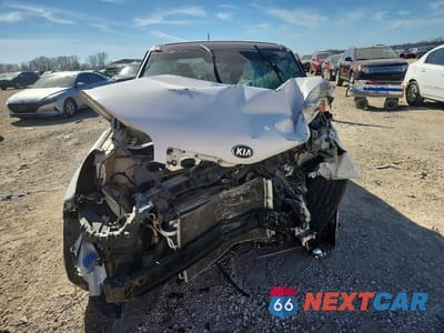 Piąte zdjęcie samochodu w środku: 2014 KIA SOUL + VIN:KNDJP3A50E7070267 - miniatura