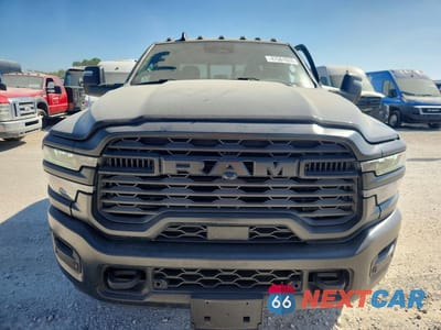 Piąte zdjęcie samochodu w środku: 2025 RAM 3500 TRADESMAN VIN:3C63RRGL0SG503413 - miniatura