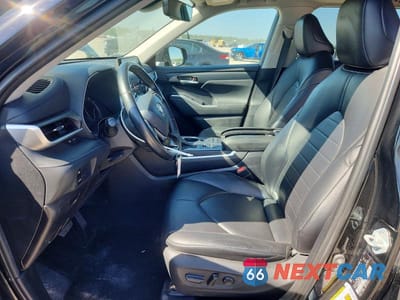 Zdjęcie 7 z 12 samochodu: 2021 TOYOTA HIGHLANDER XLE VIN:5TDGZRBH3MS536326 - miniatura