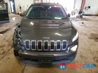 Piąte zdjęcie samochodu w środku: 2015 JEEP CHEROKEE LATITUDE VIN:1C4PJLCS3FW711496 - miniatura