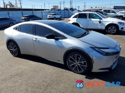 Czwarte zdjęcie samochodu z boku: 2024 TOYOTA PRIUS XLE VIN:JTDADABU0R3009534 - miniatura
