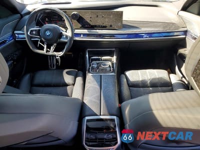Zdjęcie 8 z 13 samochodu: 2023 BMW I7 XDRIVE60 VIN:WBY53EJ06PCM80108 - miniatura