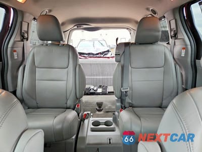 Zdjęcie 10 z 13 samochodu: 2018 TOYOTA SIENNA XLE PREMIUM 8-PASSENGER VIN:5TDYZ3DC2JS941043 - miniatura
