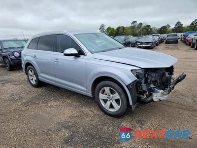 Czwarte zdjęcie samochodu z boku: 2019 AUDI Q7 PREMIUM PLUS VIN:WA1LHAF74KD020421 - miniatura