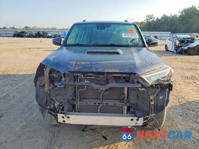 Piąte zdjęcie samochodu w środku: 2021 TOYOTA 4RUNNER TRD OFF-ROAD PREMIUM VIN:JTERU5JR0M5912119 - miniatura