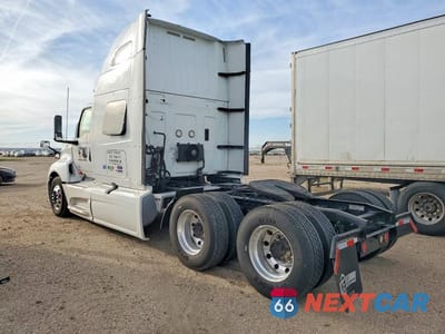 Trzecie zdjęcie samochodu z tyłu: 2018 INTERNATIONAL LT625 SEMI TRUCK VIN:3HSDZAPR1JN101789 - miniatura