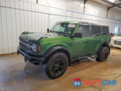 Trzecie zdjęcie samochodu z tyłu: 2024 FORD BRONCO WILDTRAK VIN:1FMEE2BP5RLA18952 - miniatura
