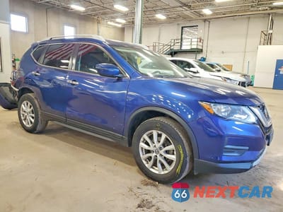 Czwarte zdjęcie samochodu z boku: 2018 NISSAN ROGUE SV VIN:5N1AT2MV8JC800652 - miniatura