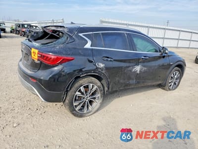 Trzecie zdjęcie samochodu z tyłu: 2018 INFINITI QX30 VIN:SJKCH5CR7JA005539 - miniatura