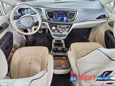 Zdjęcie 8 z 14 samochodu: 2017 CHRYSLER PACIFICA EHYBRID PLATINUM VIN:2C4RC1N70HR710933 - miniatura