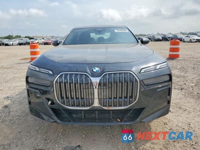 Piąte zdjęcie samochodu w środku: 2023 BMW 740 I VIN:WBA23EH00PCM21708 - miniatura