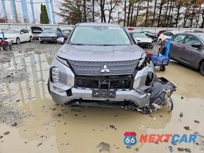 Piąte zdjęcie samochodu w środku: 2022 MITSUBISHI OUTLANDER SE VIN:JA4J3UA85NZ040062 - miniatura