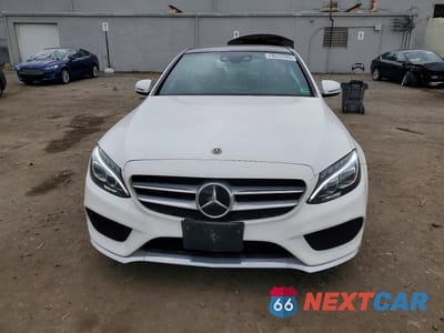 Piąte zdjęcie samochodu w środku: 2018 MERCEDES-BENZ C 300 VIN:55SWF4JB6JU276474 - miniatura