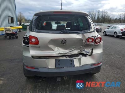 Zdjęcie 6 z 12 samochodu: 2011 VOLKSWAGEN TIGUAN S VIN:WVGBV7AX2BW513941 - miniatura