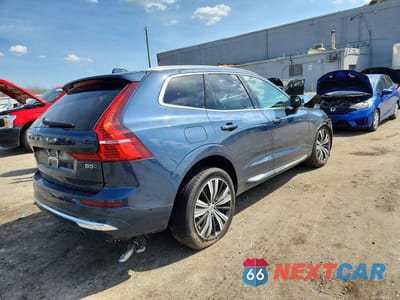 Trzecie zdjęcie samochodu z tyłu: 2023 VOLVO XC60 PLUS VIN:YV4L12RN8P1260751 - miniatura