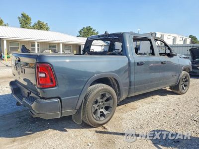Trzecie zdjęcie samochodu z tyłu: 2025 RAM 1500 BIG HORN VIN:1C6SRFFPXSN758902 - miniatura